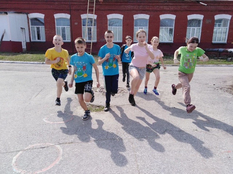 В школе-интернате по традиции каждый год проводится весенний легкоатлетический кросс.